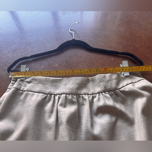 J. Crew Skirt. Size 8. Khaki - Picture 4 of 5